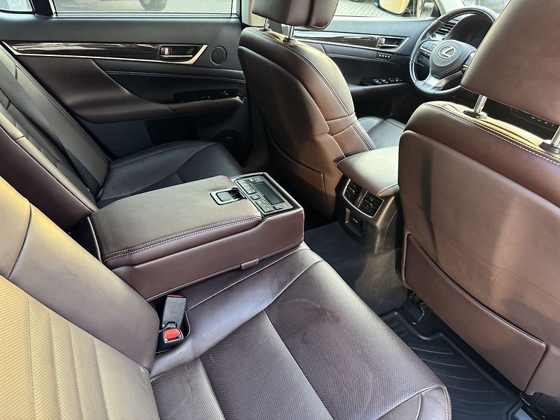 Lexus GS 450h (2018) 3.5i Hybrid LED Navi Kamera - fotka 23 z 49