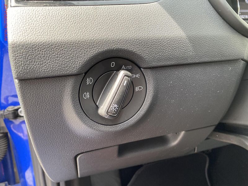 Škoda Octavia (2019) 1.5 TSi, ČR, Active, park. - fotka 15 z 17