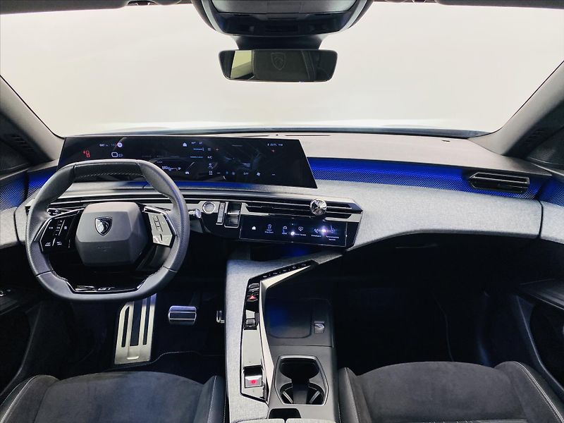 Peugeot 3008 1,2 e-DCS6 Hybrid Allure - fotka 9 z 24