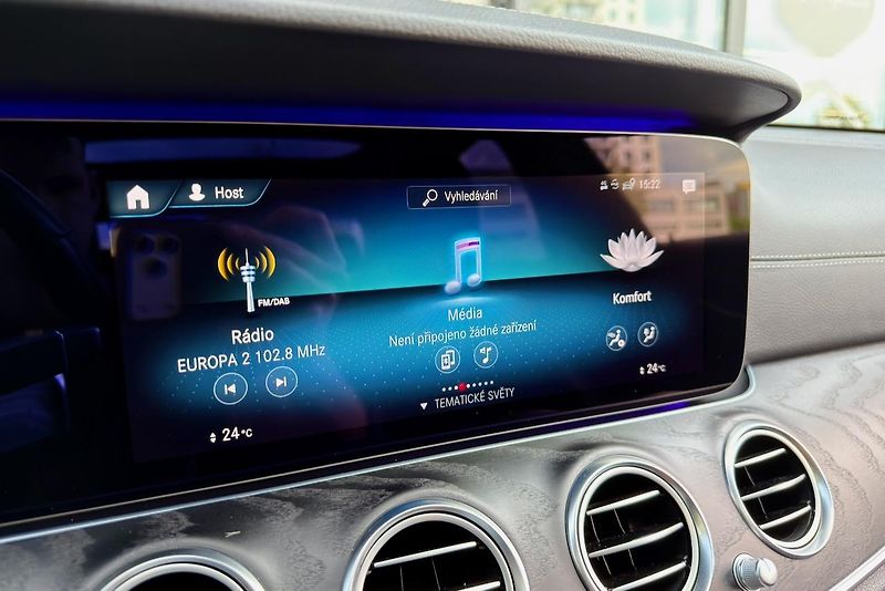 Mercedes-Benz Třídy E (2020) E 220d 4Matic AMG Line - fotka 76 z 112