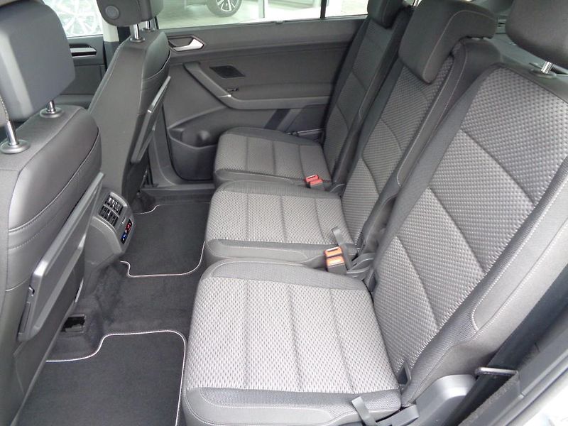 Volkswagen Touran People 1,5 TSI EVO 7DSG - fotka 22 z 30
