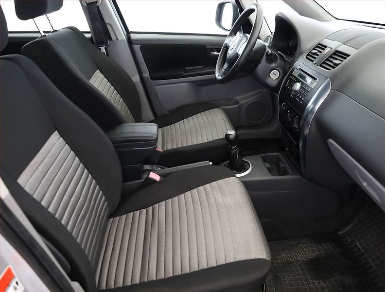 Suzuki SX4 (2011) 1.6 VVT, 4X4, Vyhř. sedaček - fotka 7 z 14