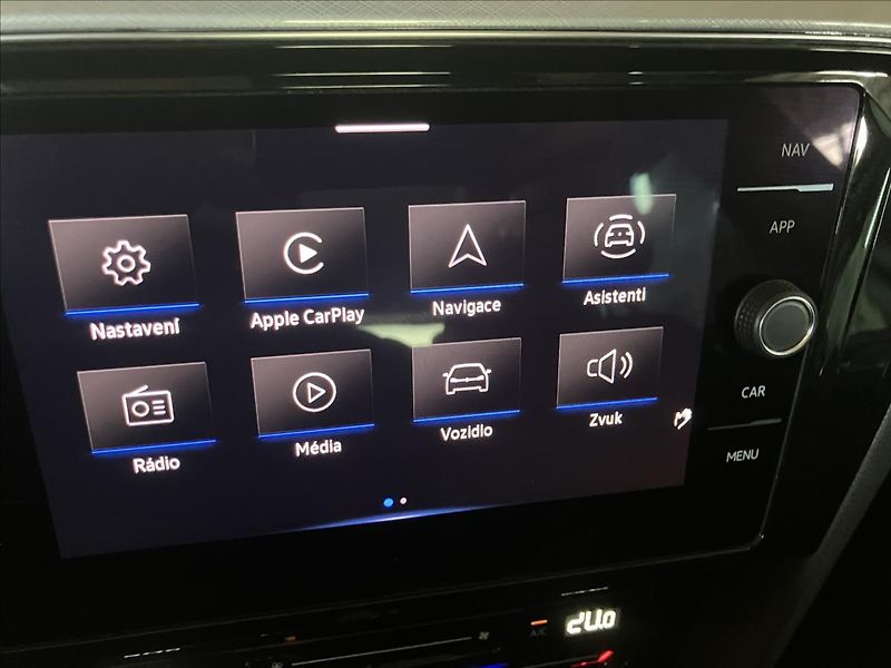 Volkswagen Passat 2,0 TAŽNÉ, KEYLESS, EL.KUFR - fotka 25 z 36