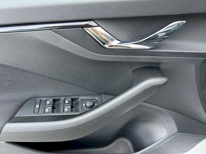 Škoda Scala (2025) Selection 1.0 TSI 85 kW - fotka 15 z 29
