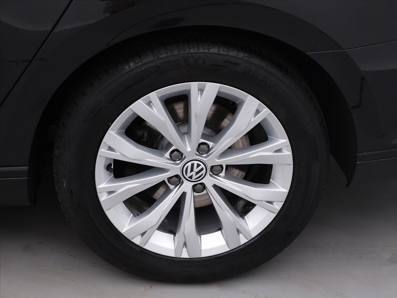 Volkswagen Passat 2,0 TDI 110kW Comfortline Navi - fotka 24 z 31