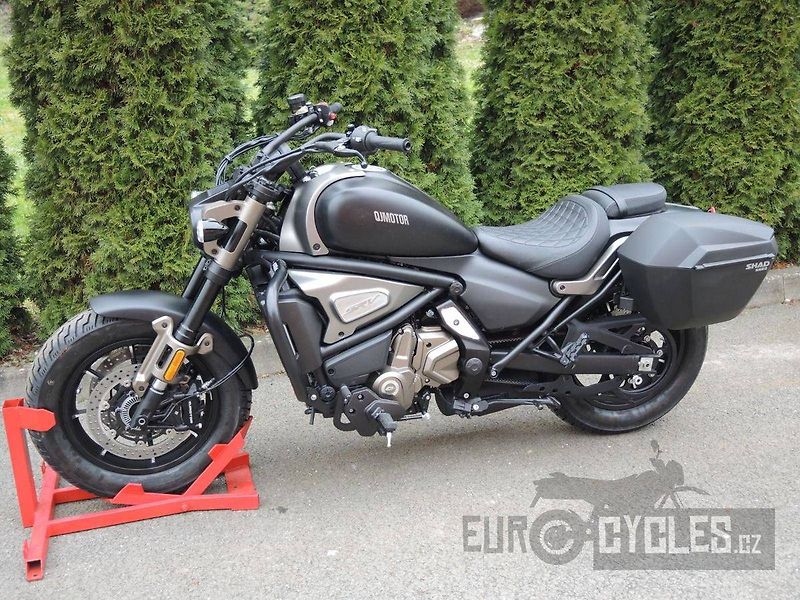 QJ Motor SRV 700 (2026) Skladem - fotka 14 z 16