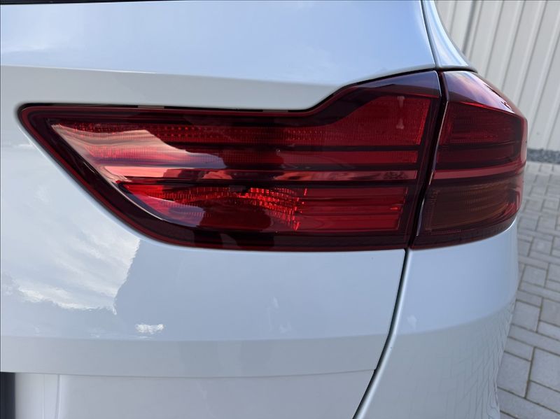 Kia Ceed 1,6 CRDi SW FRESH DPH 1.maj ČR - fotka 16 z 50