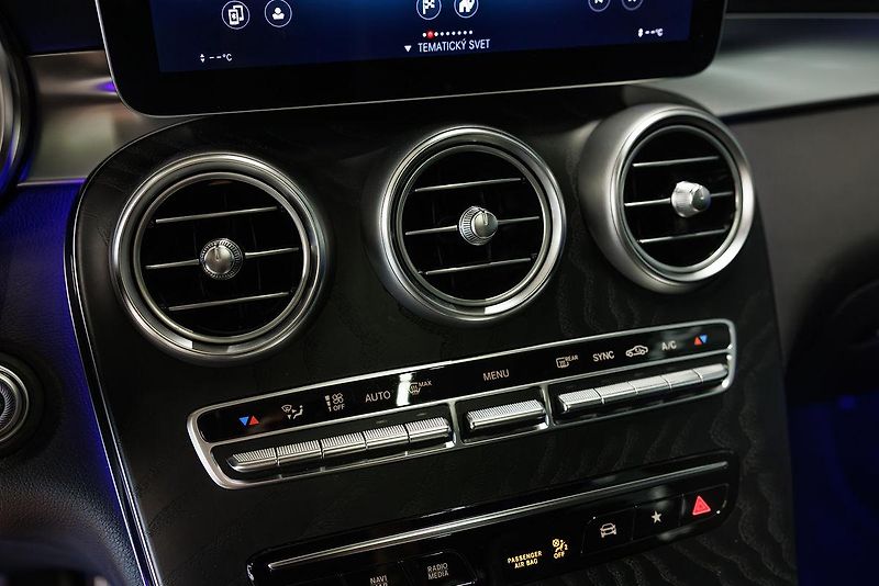 Mercedes-Benz GLC (2023) GLC 220d 4Matic AMG Line - fotka 34 z 35