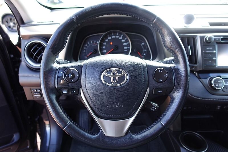 Toyota RAV4 2.0 VVT-i AWD Multidrive S Act - fotka 17 z 30
