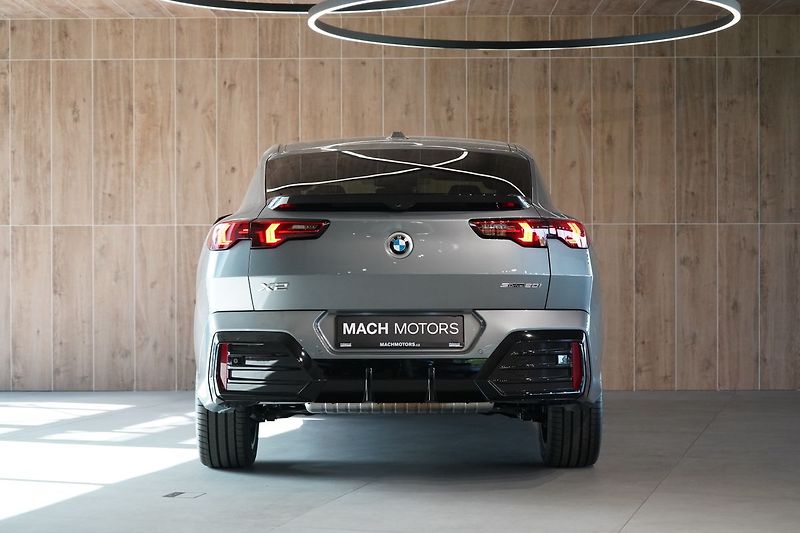 BMW X2 20i sDrive, M Paket - fotka 6 z 41