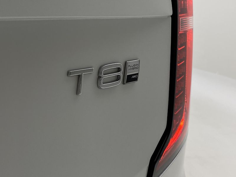 Volvo XC90 T8 AWD RECHARGE DARK REZERVACE - fotka 40 z 67
