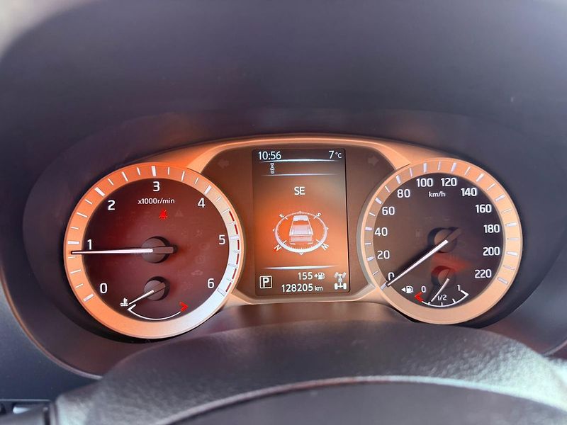 Nissan Navara 2.3 dCi Double Cab Tekna Aut. - fotka 16 z 26