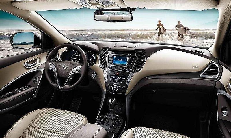 Hyundai Grand Santa Fe.