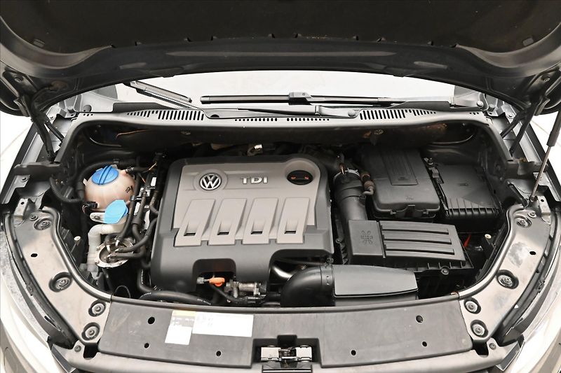 Volkswagen Touran 2,0 TDI 103kW DSG 7 míst Nová - fotka 9 z 31