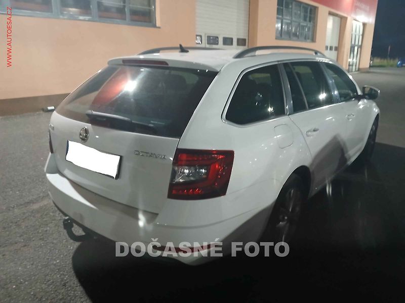 Škoda Octavia (2018) 1.4 TSI, 2.maj,ČR, autoAC - fotka 2 z 3
