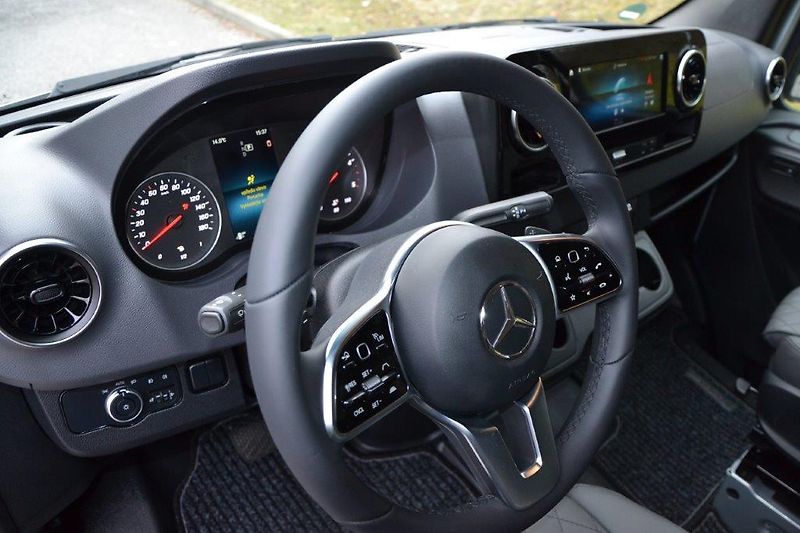 Mercedes-Benz  317 9G Camper - vestavba - fotka 15 z 58