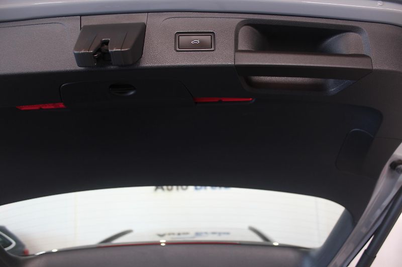 Volkswagen Passat (2024) 2.0TDI DSG Nez.Topení 2024 - fotka 20 z 40