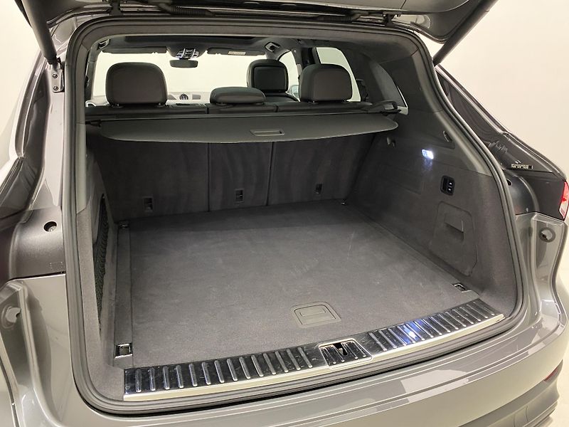 Porsche Cayenne E-HYBRID 250kW AWD AUT CZ - fotka 6 z 111