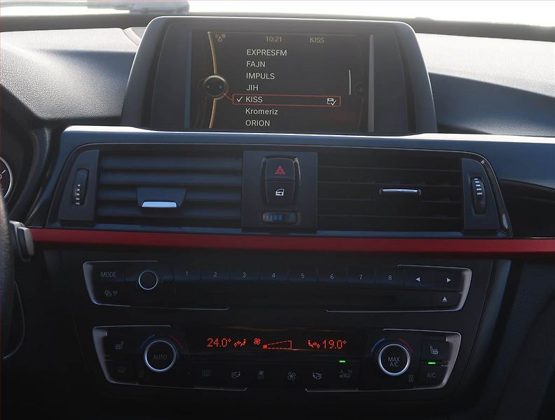 BMW Řada 3 (2014) Sport Line 320 i, Serv.kniha - fotka 12 z 17
