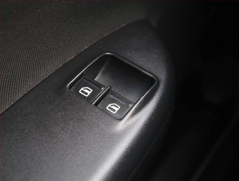 Škoda Octavia (2009) Ambiente 1.9 TDI, Serv.kniha - fotka 15 z 18