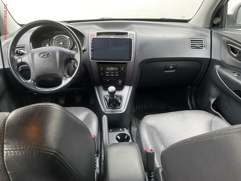 Hyundai Tucson (2006) 2.0i, AC, TZ, výhřev sed - fotka 8 z 16