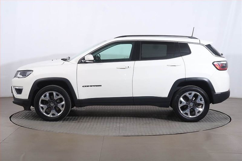 Jeep Compass (2020) 1.4 MultiAir, 4X4, Automat - fotka 3 z 24