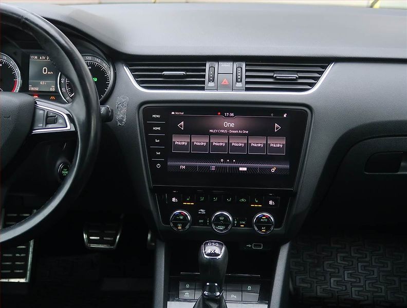 Škoda Octavia (2018) Scout 2.0 TDI, 4X4, Automat - fotka 12 z 28