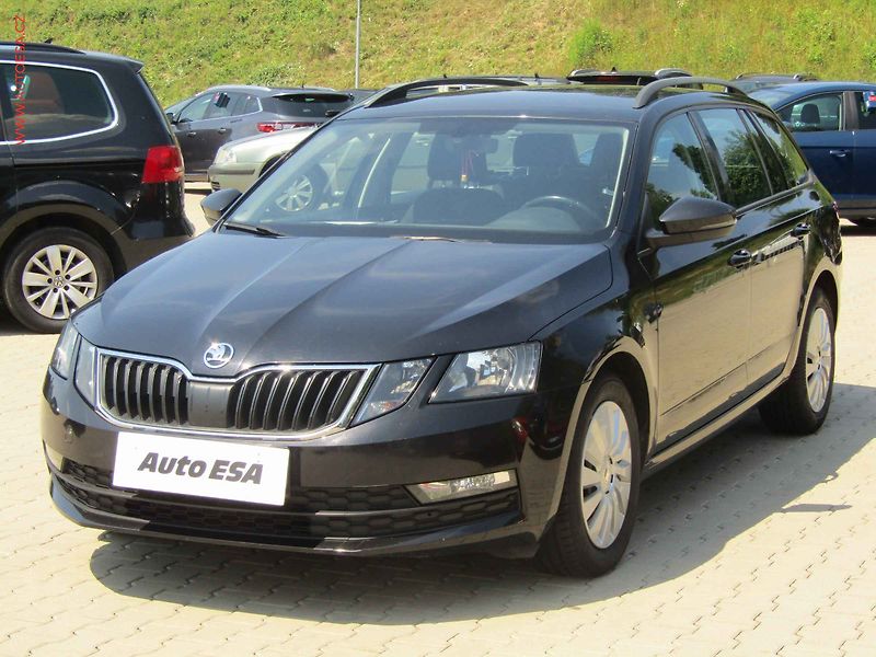 Škoda Octavia (2017) 1.6 TDi, Ambition, AC - fotka 3 z 19