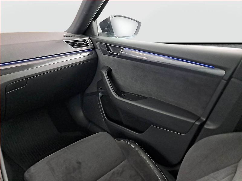 Škoda Superb (2018) Sportline 2.0 TDI - fotka 8 z 25