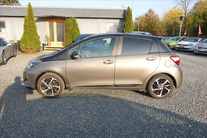 Toyota Yaris 1,5 i, ČR, HYBRID, SELECTION. - fotka 3 z 6