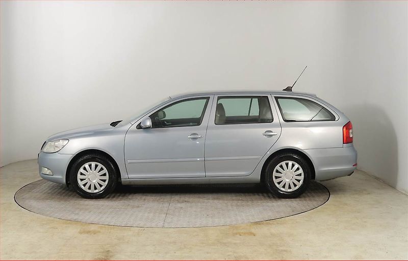 Škoda Octavia (2010) Elegance 2.0 TDI, Automat - fotka 3 z 19