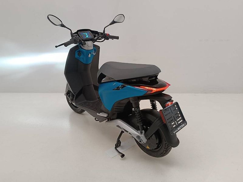 Piaggio 1 Active (2024) Artic mix (sleva 14.000.-) - fotka 6 z 12