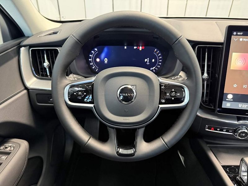 Volvo XC60 (2026) B5 2.0L 250+14 HPAT8 AWD CORE - fotka 8 z 22