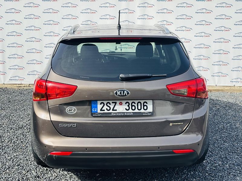 Kia Ceed (2014) 1.6 GDI, 99kW, ČR - fotka 7 z 18