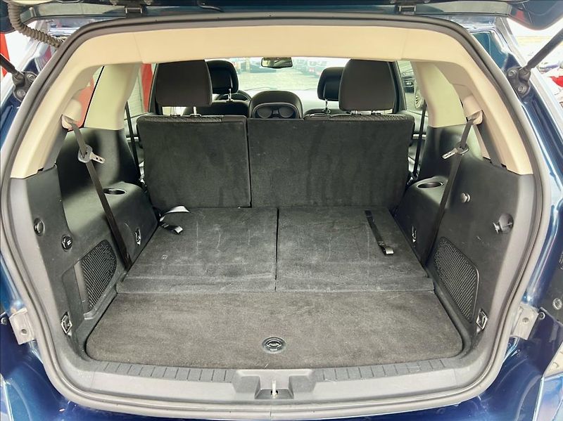 Fiat Freemont 2,0 Mjet URBAN / 7MÍST / - fotka 16 z 43