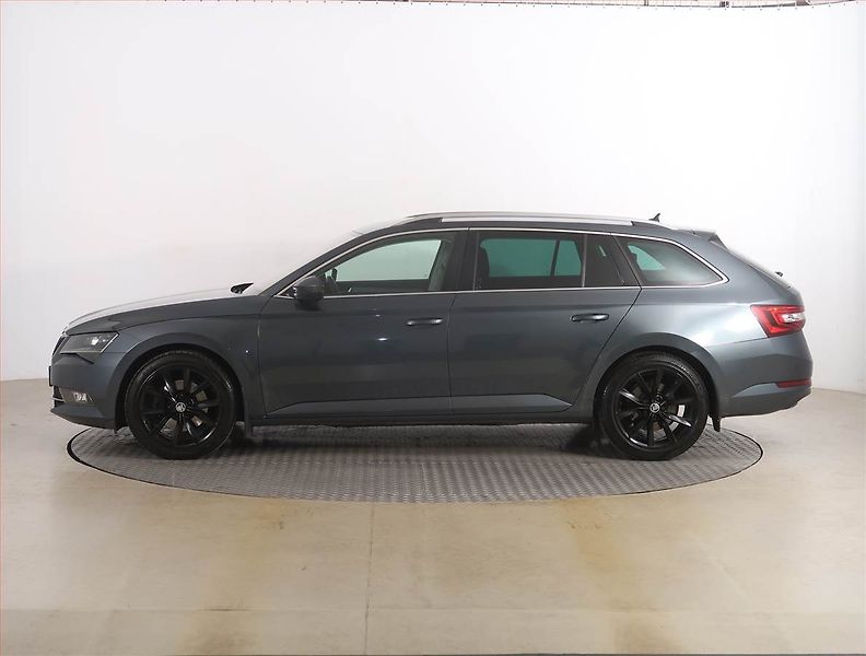 Škoda Superb (2018) 2.0 TDI, Automat, Serv.kniha - fotka 3 z 22