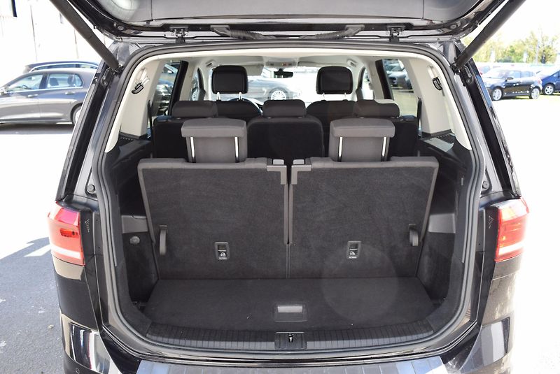 Volkswagen Touran (2021) 2.0TDI 110kw DSG 7MÍST HIGHLIN - fotka 10 z 50