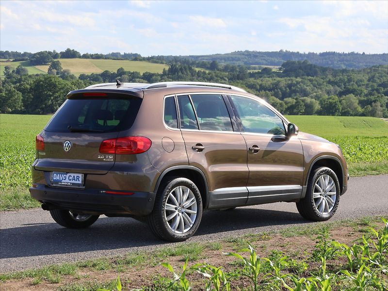 Volkswagen Tiguan 2,0 TSI DSG 4x4 Sport&Style - fotka 7 z 30