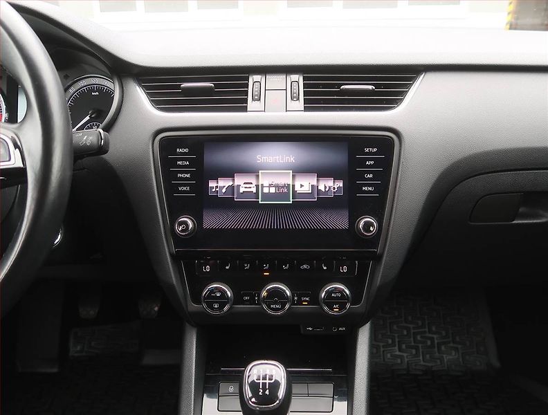 Škoda Octavia (2017) 1.6 TDI, Serv.kniha, Tempomat - fotka 12 z 18