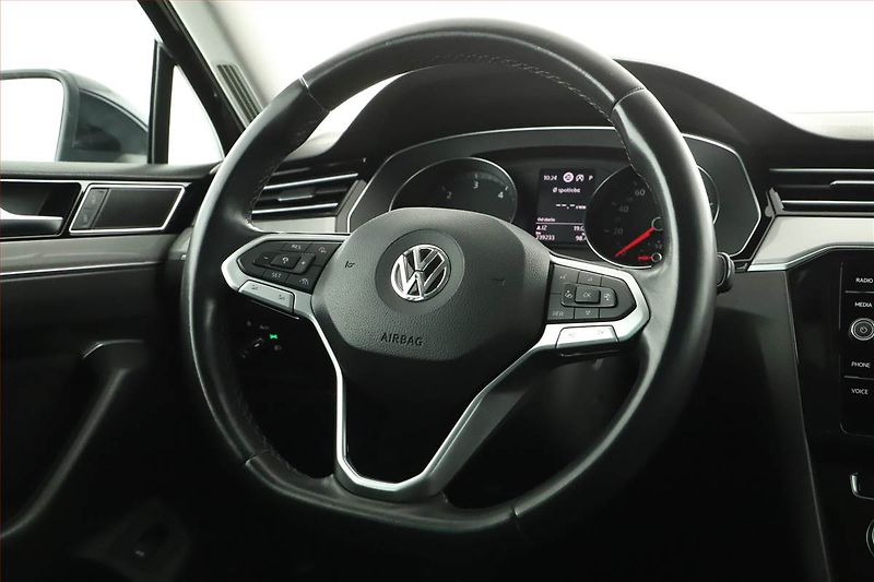 Volkswagen Passat (2019) Comfortline 1.6 TDI, Automat - fotka 14 z 15