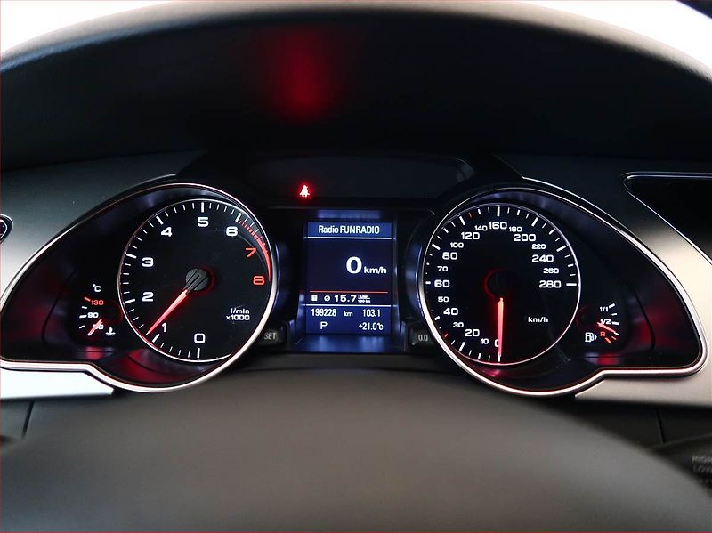 Audi A5 (2010) 2.0 TFSI, 4X4, Automat - fotka 11 z 15