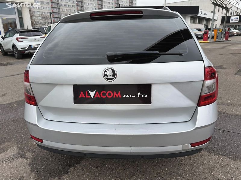 Škoda Octavia 1.6 TDi DSG - fotka 8 z 32