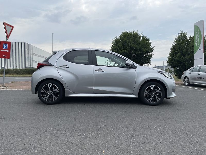 Toyota Yaris 1.5 Hybrid Style ODBĚR IHNED - fotka 2 z 27