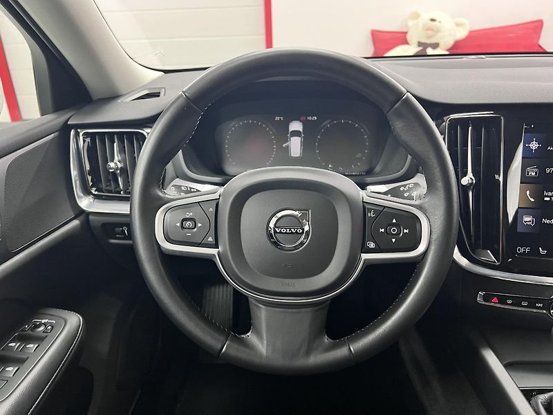 Volvo V60 2.0 T4 140 kW, Automat, 2020 - fotka 22 z 38