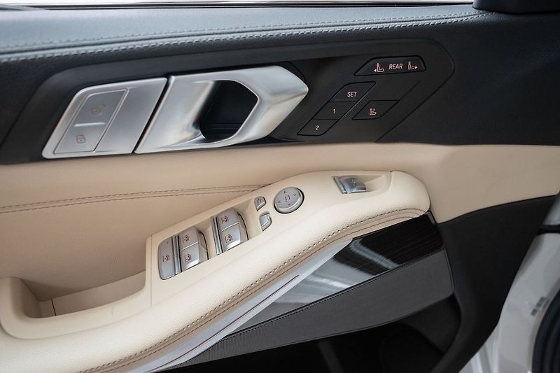 BMW X7 xD40d ///M*LASER*VZDUCH*HK*DPH - fotka 18 z 74