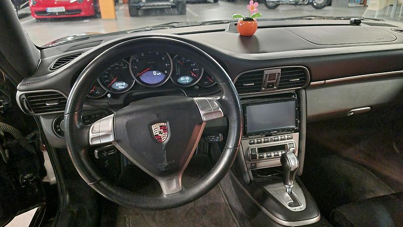 Porsche 911 (2005) 997.1 3.6 CARRERA automat 2005 - fotka 8 z 10