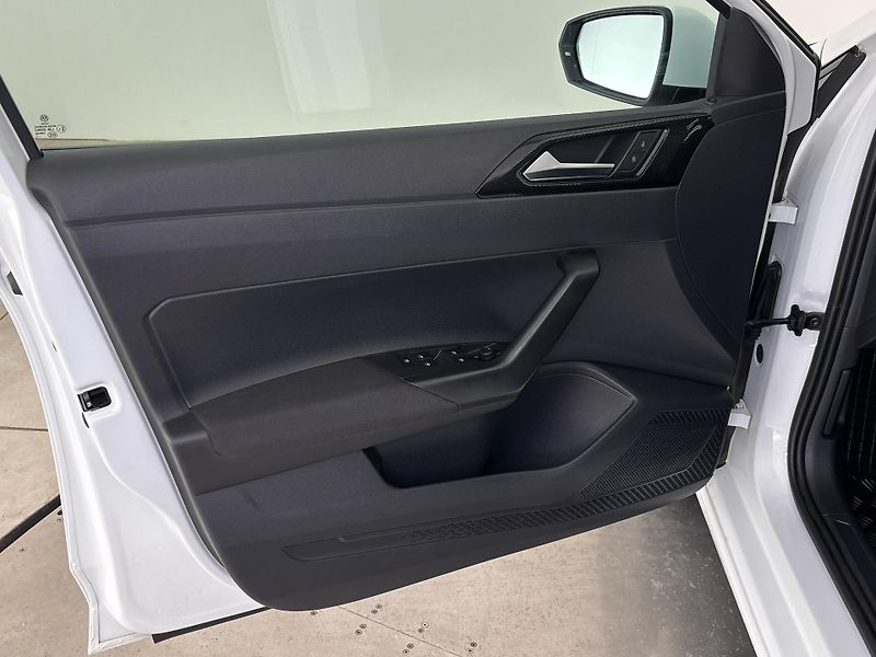 Volkswagen Polo Life - fotka 13 z 27