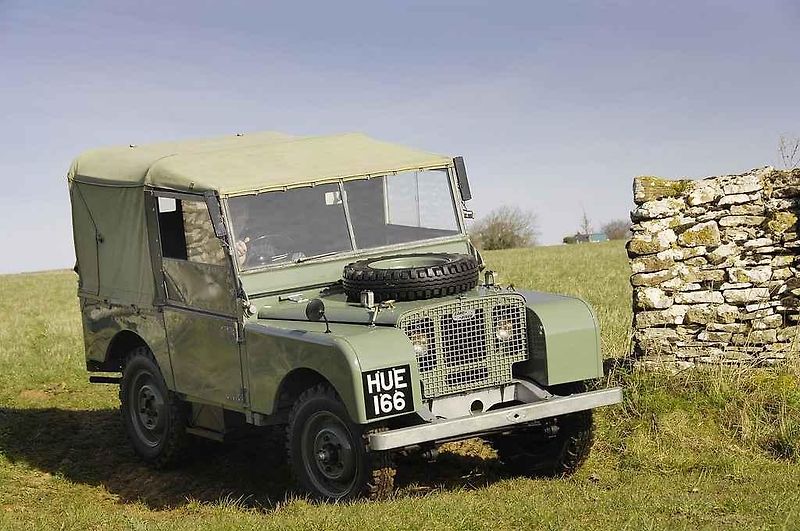 Land Rover Series 1 byl poprvé představen na autosalonu v Amsterdamu 30. dubna roku 1948.