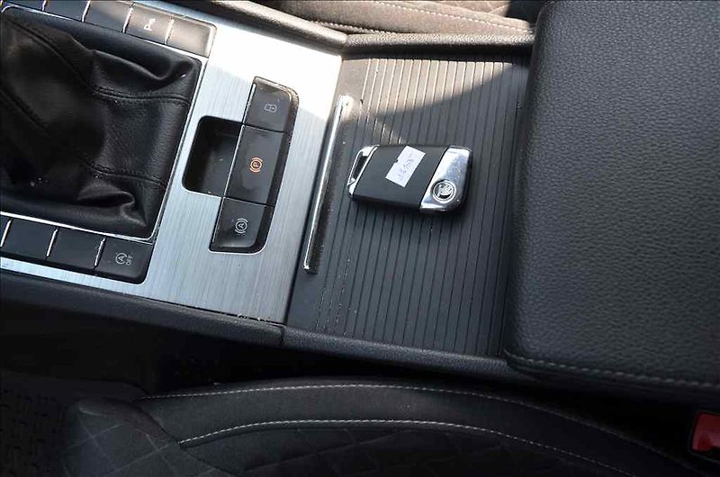 Škoda Superb (2021) 2,0 TDI AMBITION - fotka 12 z 18