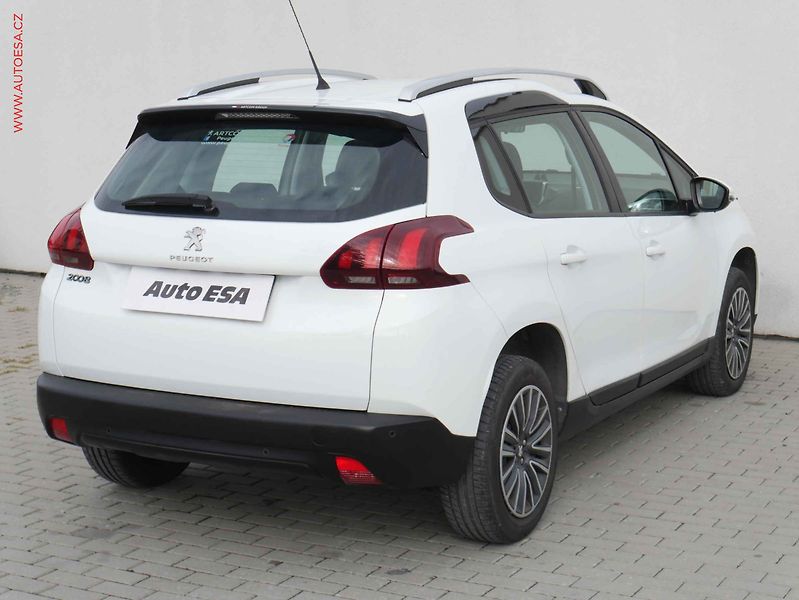 Peugeot 2008 (2017) 1.2PT, 2.maj,ČR, Active - fotka 4 z 18